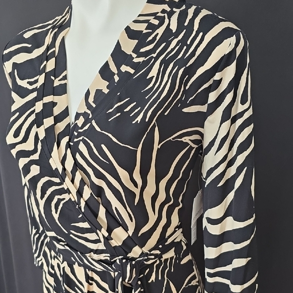 Liz Claiborne Zebra Print Long Sleeve Dress - Picture 4 of 12